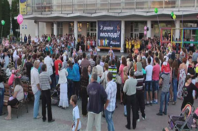 news-den-molodi01