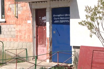 Програма по встановленню дверей у багатоквартирні будинки підходить до завершення