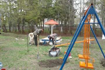 Ще один дитячий майданчик встановили у с. Шмирки, Волочиського району