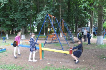 Ще один дитячий майданчик для малечі він народного депутата