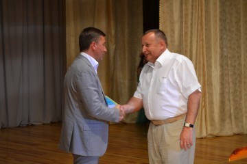 Народний депутат, його помічники та депутати від політичної партії Поруч привітали медиків з професійним святом