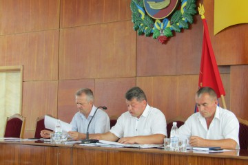 Волочиський районний кошторис уточнено, депутатські запити опрацьовано