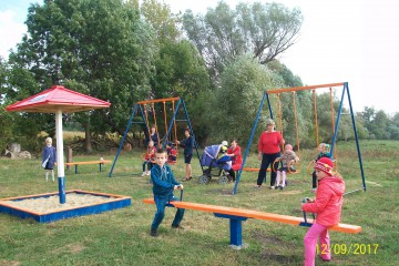 У благодійному фонді Сергія Лабазюка продовжують встановлювати дитячі майданчики