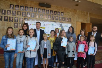 У Хмельницькому стартував обласний тур «Яскраві діти України»