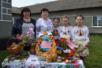 У селі Бережанка Хмельницького району відгуляли обрядове свято «Великоднє диво писанки»