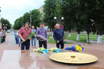 Команда нардепа вшанувала пам’ять жертв Другої світової війни