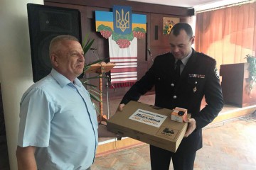 Річницю створення Нацполіції у Волочиську відсвяткували з новими ноутбуками 