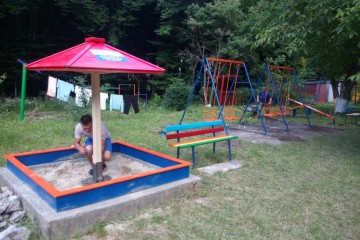Нові дитячі майданчики з’явилися на 188-ому окрузі