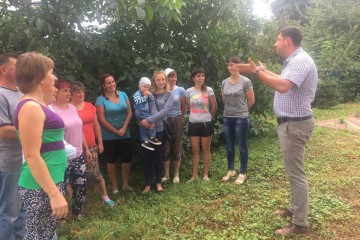 Депутати політичної партії «Поруч» продовжують звітувати на округах 