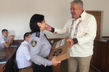 Нардеп привітав тих, хто працює у святкові дні 