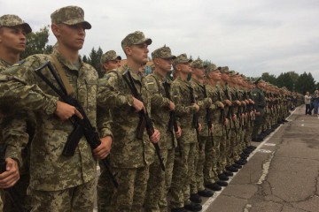 ​Понад три сотні курсантів присягнули на вірність Батьківщині