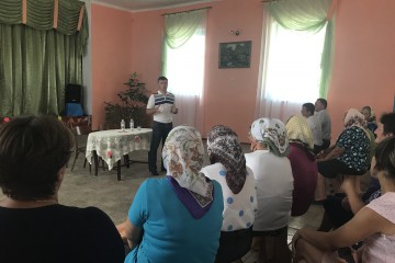 Дотації аграріям, застарілі електромережі та ринок землі: питання, що турбують жителів Волочиського району