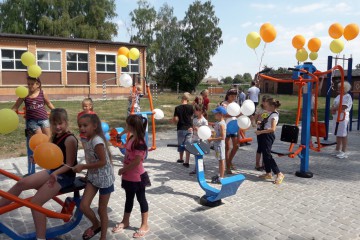 ​У День Знань у Волочиському районі відкрили нові об’єкти для дітей