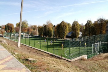 Перше футбольне поле з штучним покриттям відкрили у селі Ружичанка