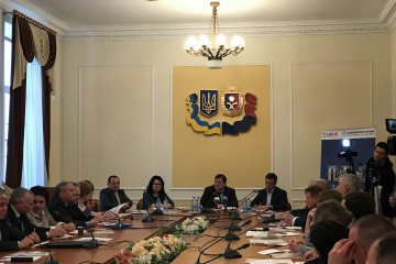 На фінішній прямій: у Хмельницькому обговорили законодавчі ініціативи щодо завершення децентралізації