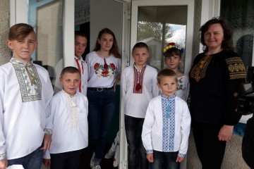 Чужих дітей не буває. Солодкі подарунки отримали діти пільгових категорій