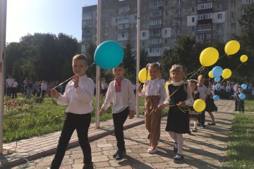 Школярі повернулися до навчання 