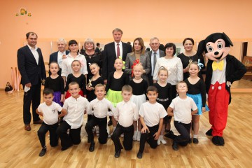 У Волочиському НВК відкрили оновлену танцювальну залу 