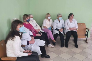 Лікарі Теофіпольського центру отримали рецеркулятори та медичні засоби захисту