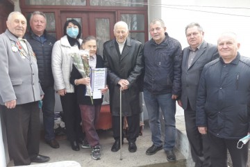 Вітання 95 річного фронтовика та лікаря Волочиської ЦРЛ