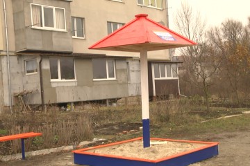 Від народного депутата України діти  обласного центру отримали ще три дитячих майданчики