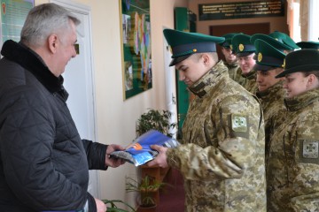 Допомога офіцерам-прикордонникам напередодні випуску 