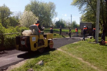 У фонді народного депутата  Сергія Лабазюка «Ми поруч», продовжують відновлювати дорожнє полотно, як доріг, так і прибудинкових територій