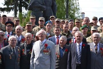 З повагою та шаною, від народного депутата Сергія Лабазюка, ветеранам краю