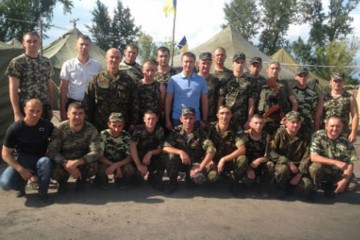 Броньовики з Хмельниччини рятуватимуть життя українським захисникам на Сході