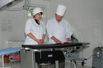 Для пологового віддалення Волочиської РЦЛ благодійний фонд «Ми поруч» придбав сучасний хірургічний стіл 