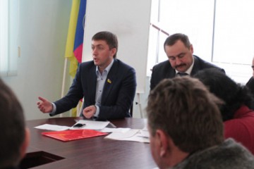 Продаж землі в Україні доцільно вводити не раніше 2018-го року, - нардеп Сергій Лабазюк