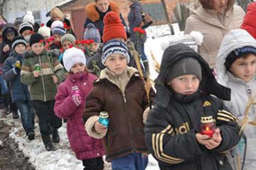 Річниці Голодомору присвячується.