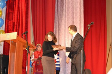 Шановні працівники органів місцевого самоврядування, депутати всіх рівнів, активісти самоврядних органів! Прийміть найщиріші вітання із професійним святом!