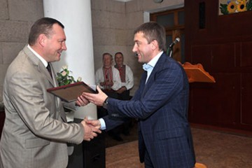 У першу неділю листопада на Україні відзначають День працівника соціальної сфери.